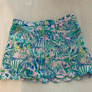Lilly Pulitzer skort . Skirt with shorts under